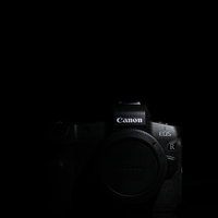 CANON EOS Rのデジタルミラーレス一眼レフカメラ レンズ未装着ボディの写真