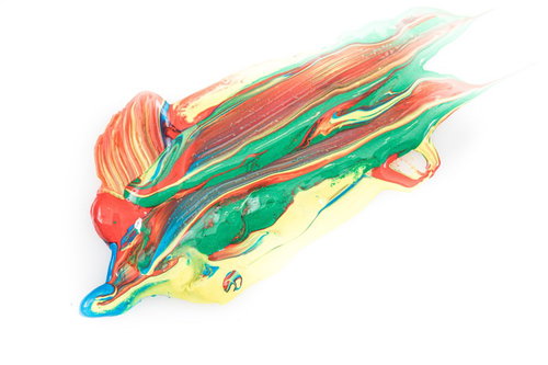 赤と緑と黄色の絵の具を混ぜるペンキと塗料