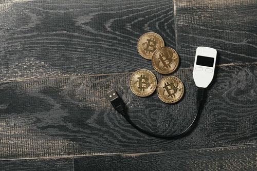 ビットコインと暗号資産を管理するハードウェアウォレット