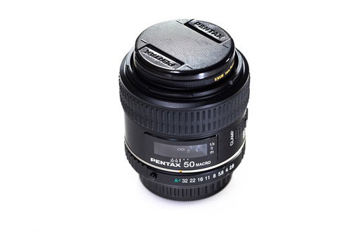 PENTAX 50mm MACROレンズの白背景製品