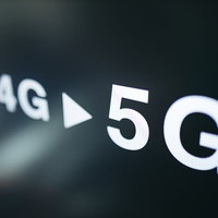 4Gから5Gへの通信技術の進化と次世代移動通信システムの導入の写真