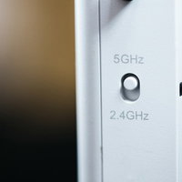 Wi-Fiルーターの5GHzと2.4GHz切り替えボタンに設定するの写真