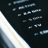 無線Wi-Fiの5GHz帯設定画面とネットワーク接続状況の写真