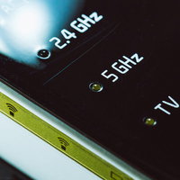 モニターに表示された5GHzのネットワーク無線LAN設定画面の写真