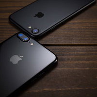 デュアルレンズ搭載で望遠・ポートレート撮影も可能なスマートフォンの写真