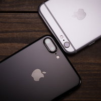 デュアルカメラへと進化したiPhoneの世代比較の写真