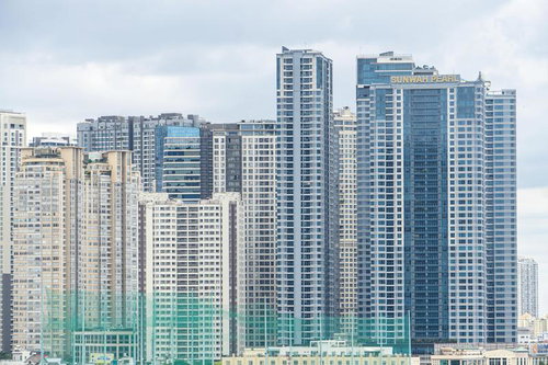 ホーチミンシティの高層ビル群と都市景観の夜景