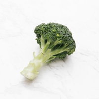 採れたてのブロッコリー：新鮮な生野菜の食材の写真