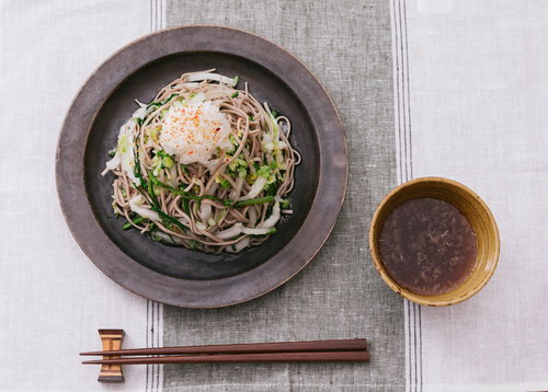 白菜と大根がたっぷり入った「大盛りダイエットおろしそば」