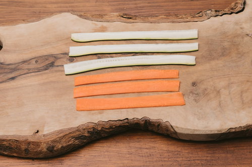 ズッキーニときゅうりのスライス、野菜デコレーション素材集