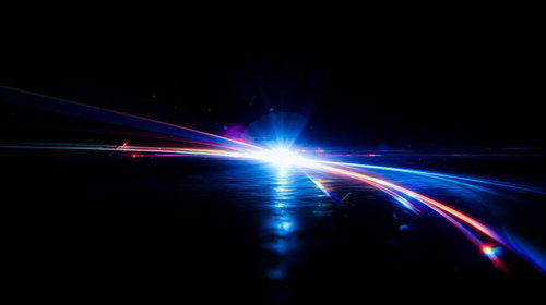 四方に拡がる青白い光源