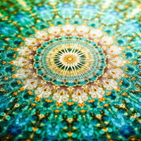 緑と金の魔法陣風の装飾模様のAI画像