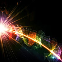 黒背景に放射する光と多色メッシュの写真