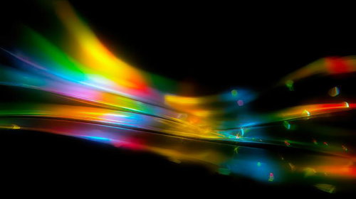 虹色の光跡が流れる抽象アート｜レインボーグラデーション背景