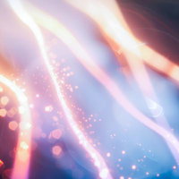 柔らかく輝く光の屈折ときらめきが走る光線の写真