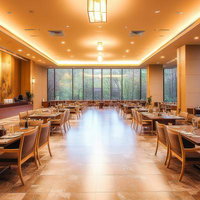 温かみのあるホテルの食事処の写真