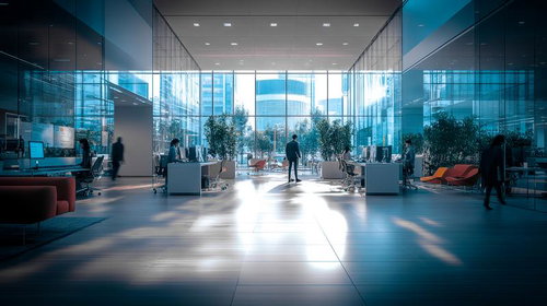 ガラス張りの開放感あるモダンオフィス空間