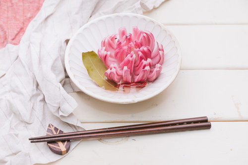 赤玉ねぎを丸々使ったピクルスのレシピ