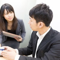 「たつのは茶柱だけじゃないぞ！」と戸惑うビジネスパーソンの写真