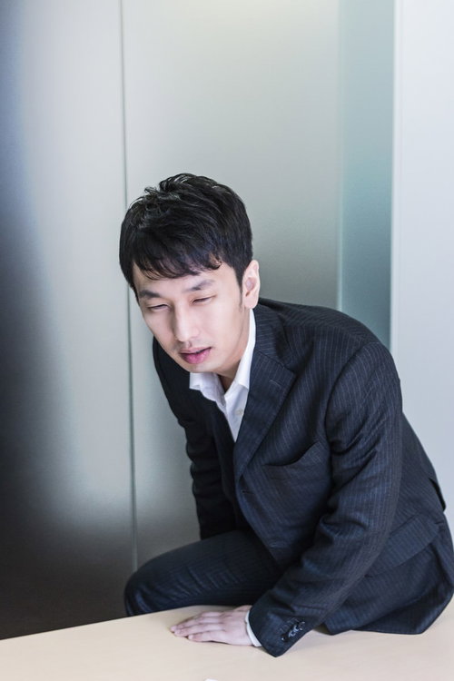 減給・降格・左遷のトリプルパンチをくらった男性