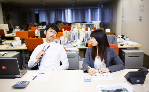 「女子ってネクタイを外す仕草が好きなんやろ？」とドヤる関西からの単身赴任者