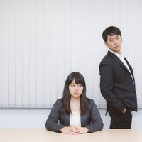 社員の不正を暴く監査役の写真