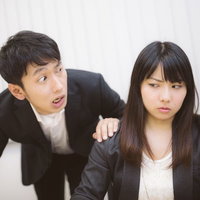 社内の不正を暴き「犯人はお前だ！」とシャウトする上司の写真