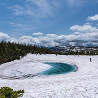 八幡平山頂付近に現れるドラゴンアイの写真