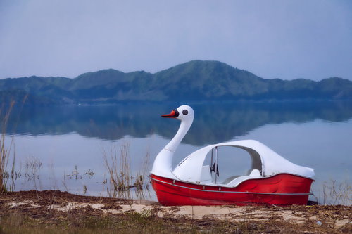 どこかさみしげなスワン号
