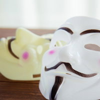 名無しの仮面・アノニマスマスク2つの写真