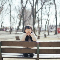 頼んだカキ氷と違ってご立腹の女の子の写真