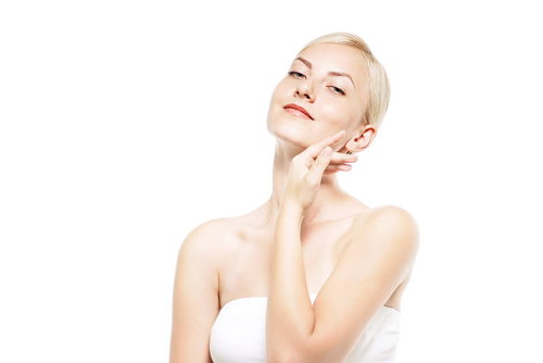 透き通る肌を強調する女性（美容・エステ）