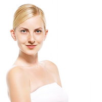 正面を見つめるロシア人の女性 金髪美女のビューティーポートレートの写真