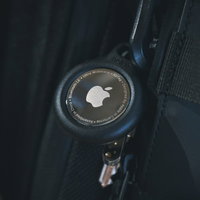 失くしものを追跡できるAirTagとキーホルダーの写真