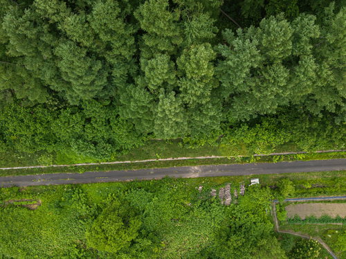 東明駅から伸びる美唄鉄道の廃線跡を上空から撮影