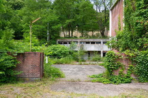 北海道美唄市の我路郵便局の廃墟駐車場入口