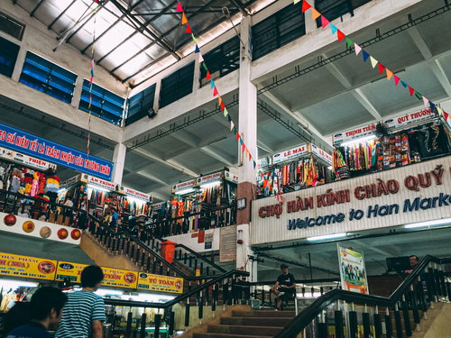 ベトナムのダナンにあるハン市場の屋内風景