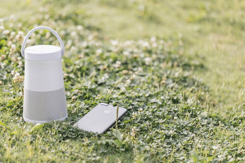 スマホと同期して屋外で音楽を流すBluetoothスピーカー