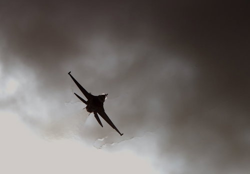 風切り裂くもの