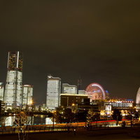 みなとみらいの全館点灯で高層ビルが一斉に光るタワーズミライトの夜景の写真