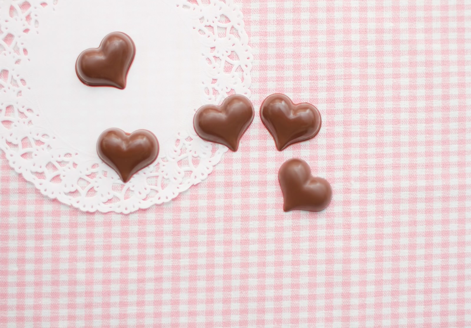 ピンクストライプにハートチョコ