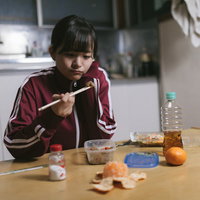 バイト先の余り物をタッパーに入れて持ち帰る生活の写真