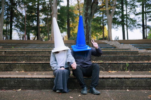 こんな僕でも恋人ができましたピース（三角コーン）