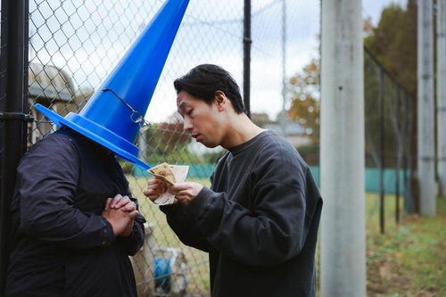 トイチの闇金からお金を借りてしまった三角コーンマンの末路とは