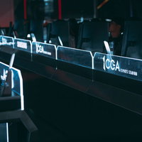 CGAのeスポーツ施設内に並ぶゲーミングPCの写真