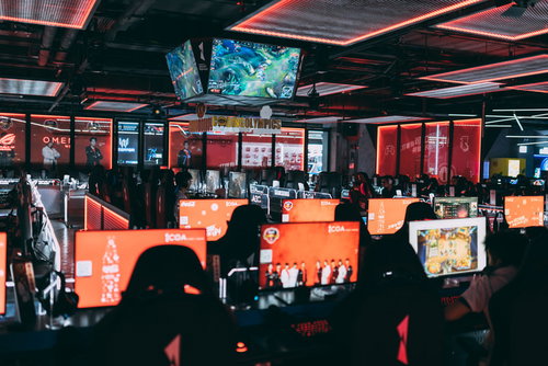 施設内いるだけでモチベーションがあがるeスポーツ施設「CGA」内の様子