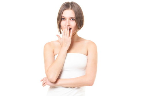 美しさに驚きの表情をする女性（美容・エステ）