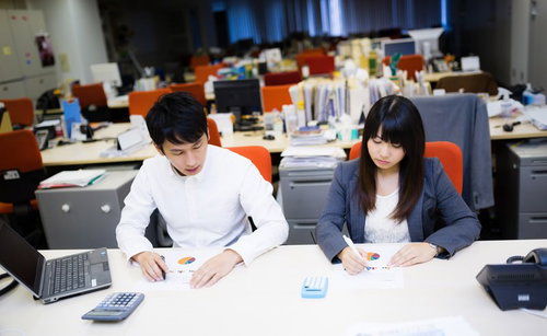 ノー残業デーに残業をする企業戦士