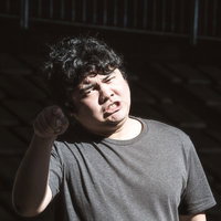 不機嫌な男性に因縁をつけられるの写真