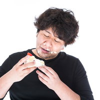 ケーキの美味しさに目覚めた瞬間。それは彼が太る契機だったの写真